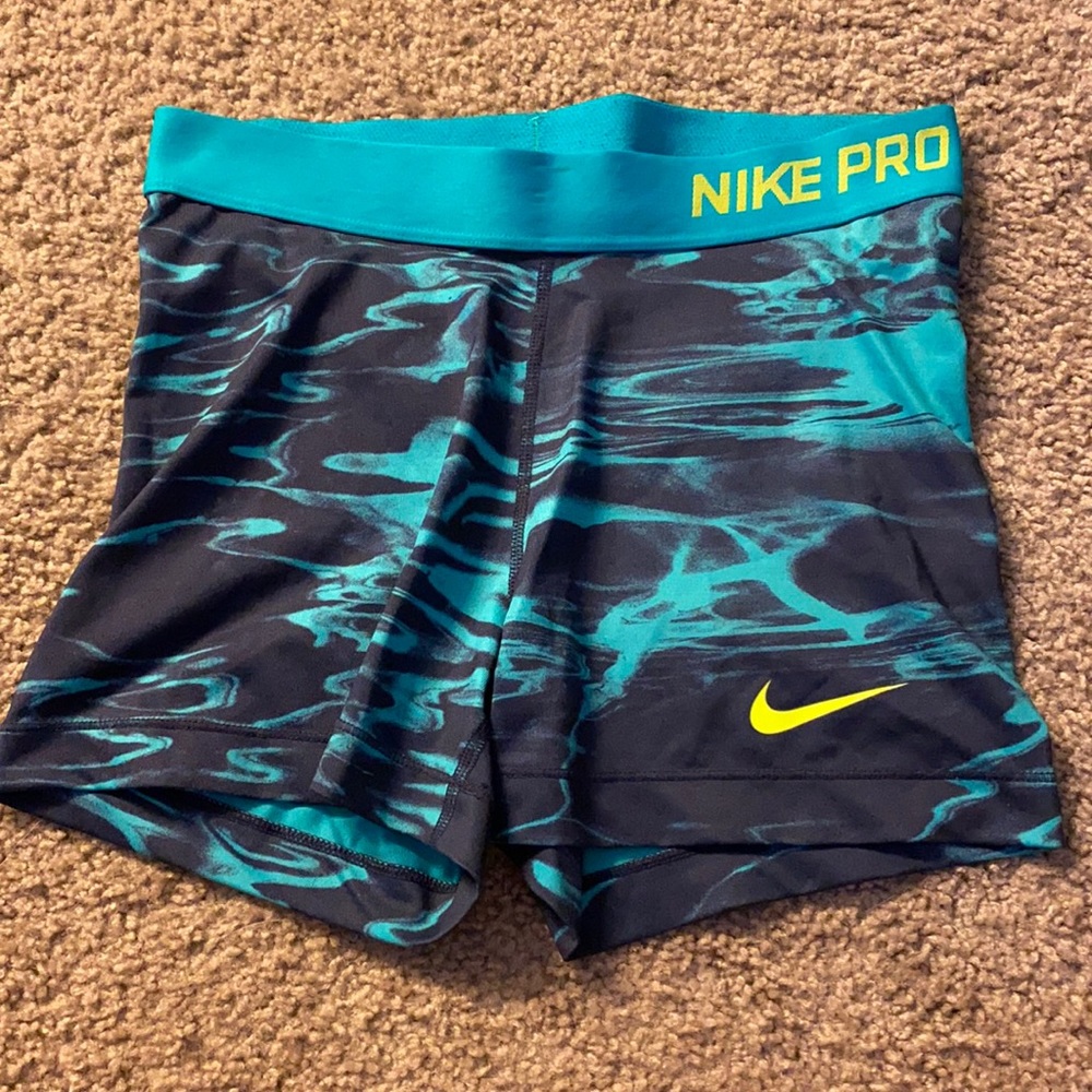 Nike Pro Dri-Fit Shorts - Size M